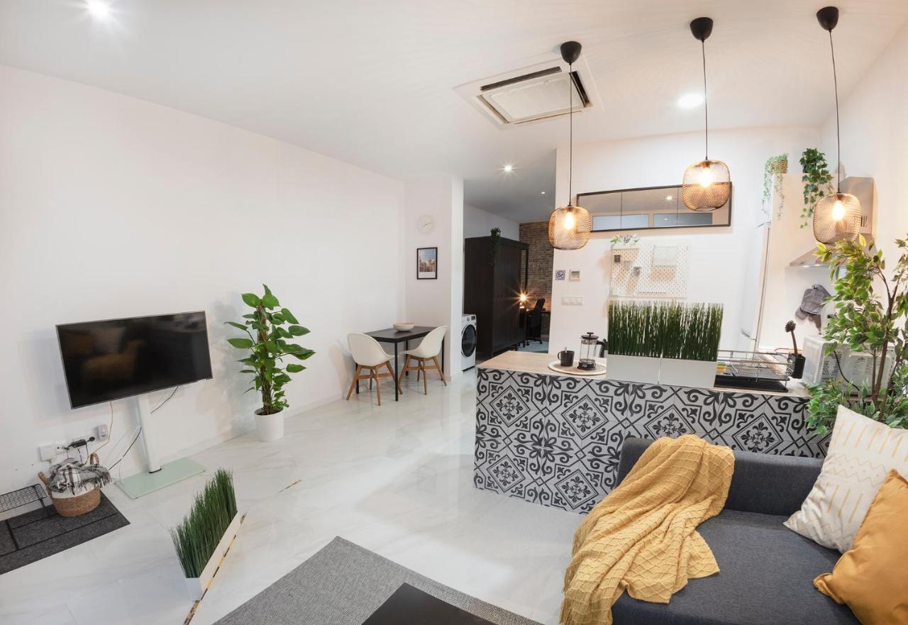 Artistic Digital Retreat-Great Location Near Metro Apartment Valencia Exterior foto